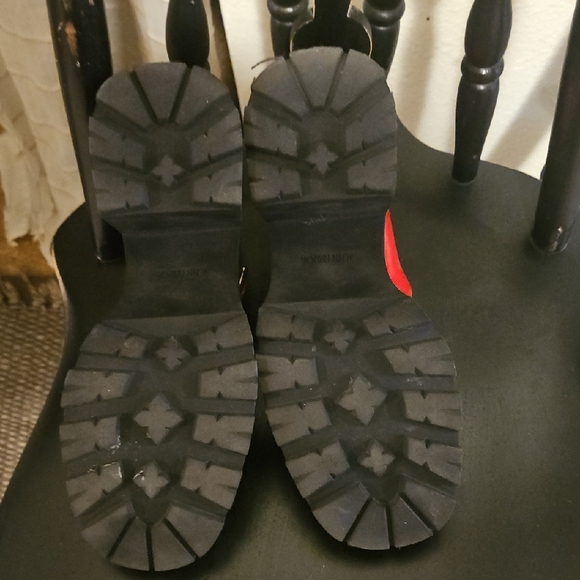 Red Platform Mary Jane Shoes - Picture 2 of 7